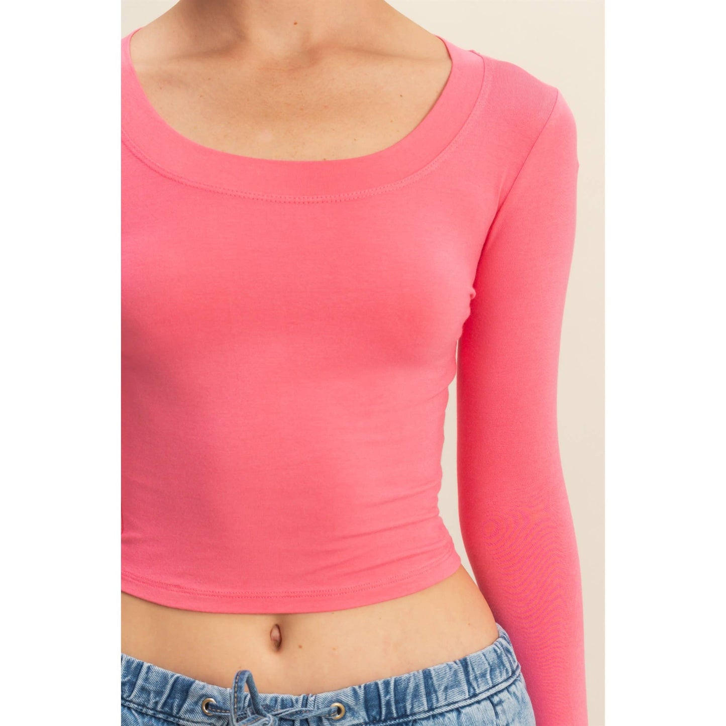 Black Cropped Scoop Neck Long Sleeve Top