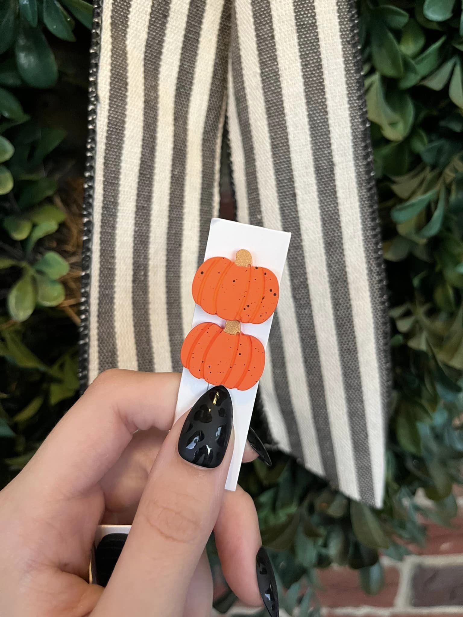 Pumpkin Stud - Earrings image 4