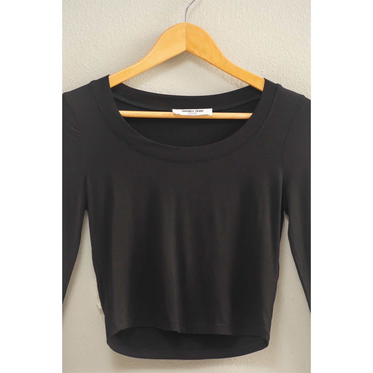 Black Cropped Scoop Neck Long Sleeve Top